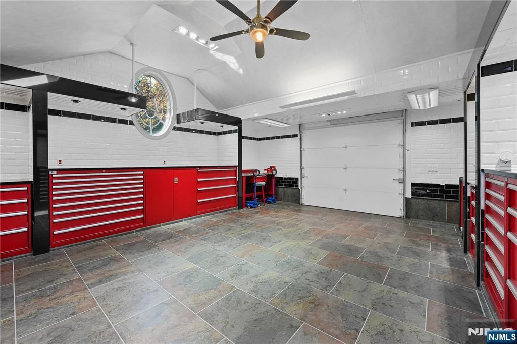 235 Kinderkamack Road Property Photo 10