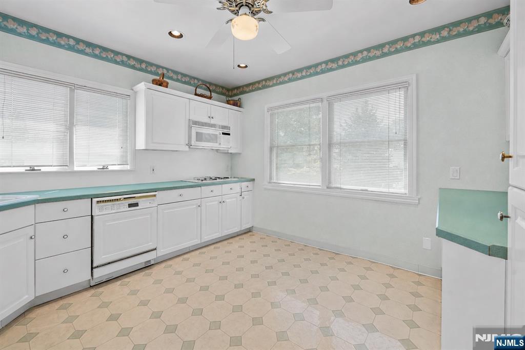 235 Kinderkamack Road Property Photo 40