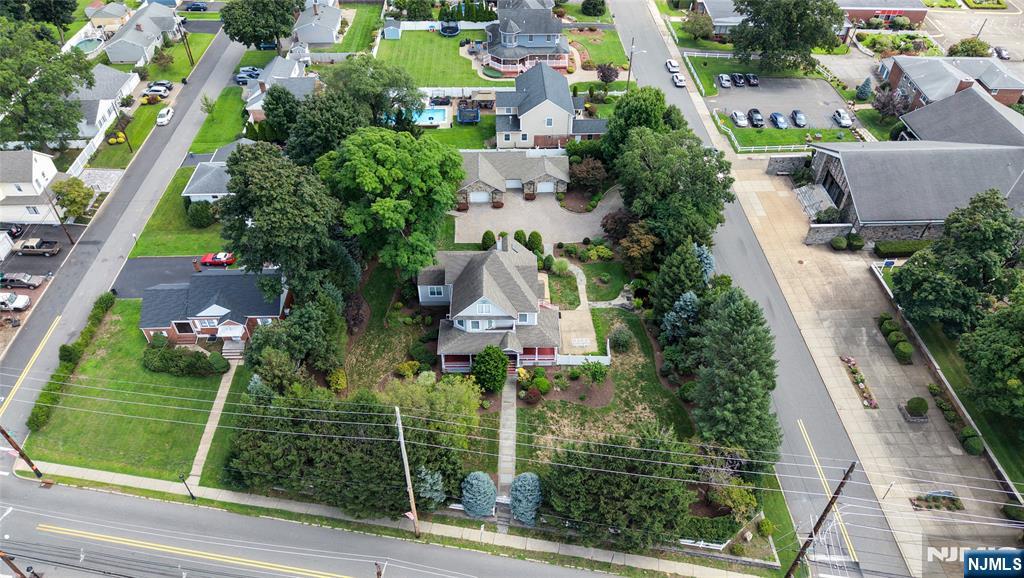 235 Kinderkamack Road Property Photo 45