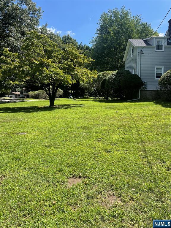 606 Wyckoff Avenue A Property Photo 2