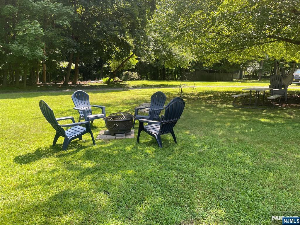 606 Wyckoff Avenue A Property Photo 3