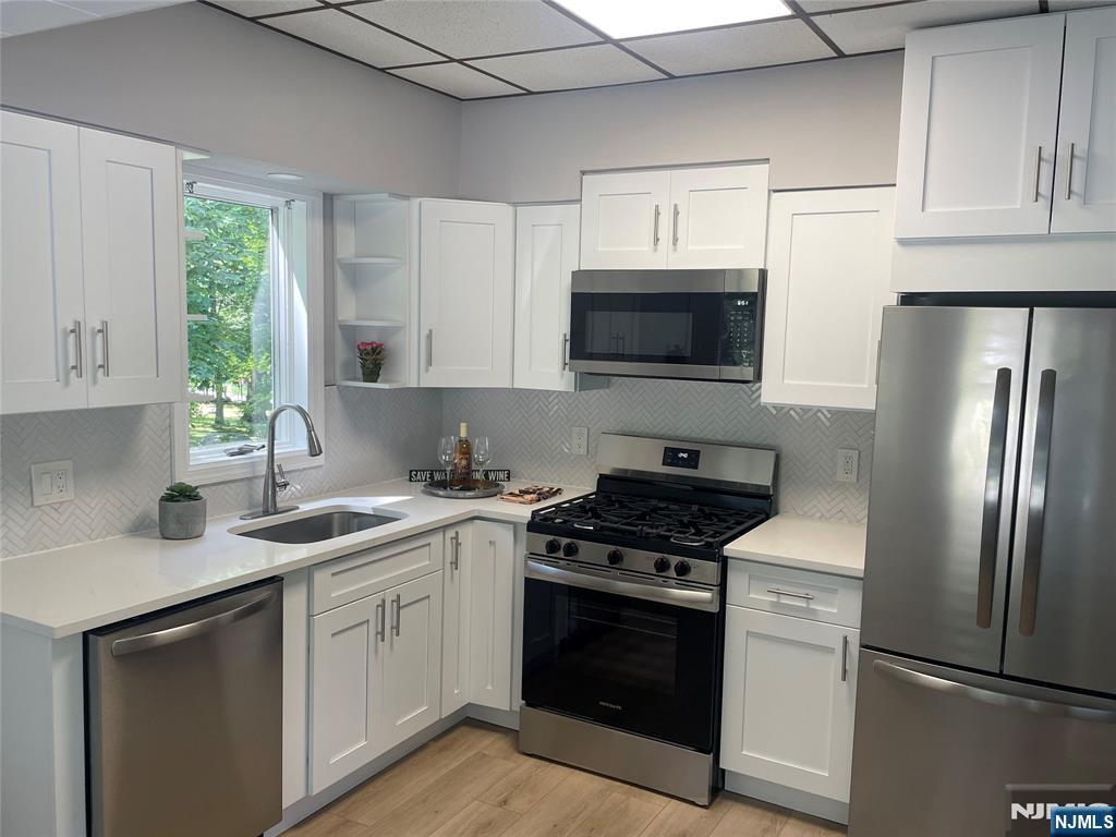 606 Wyckoff Avenue A Property Photo 10