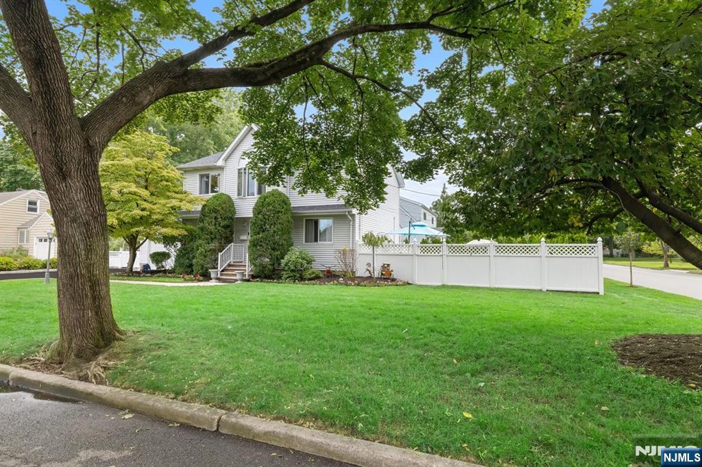 663 Plympton Street Property Photo 4