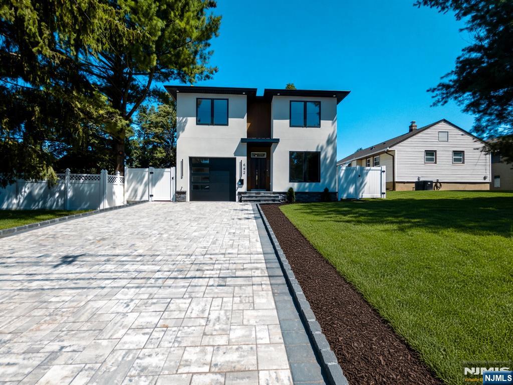 662 Jefferson Avenue Property Photo 1
