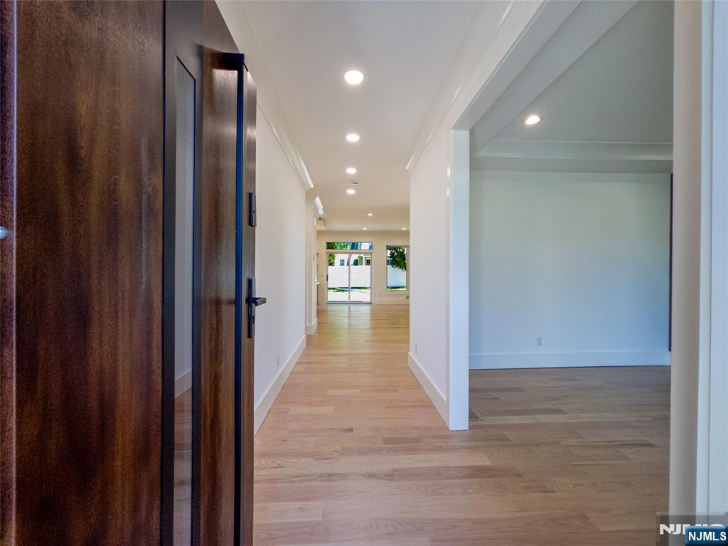 662 Jefferson Avenue Property Photo 3