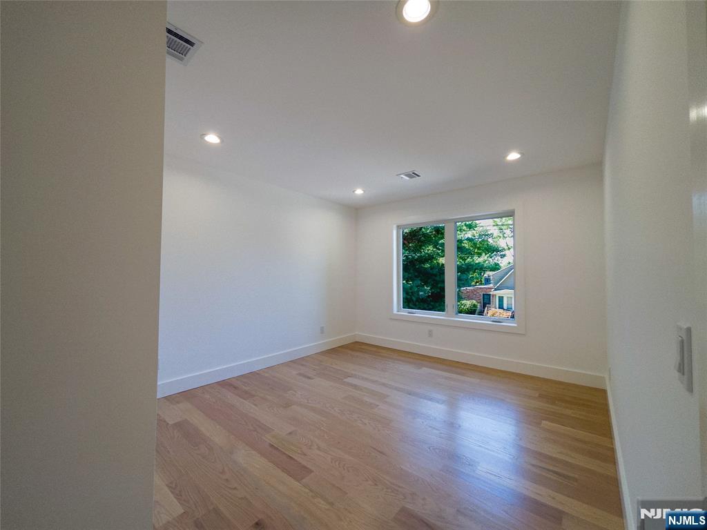 662 Jefferson Avenue Property Photo 12