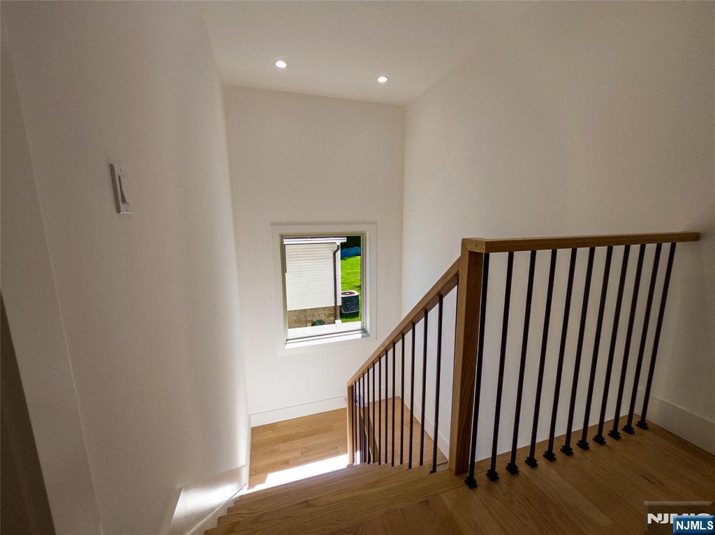 662 Jefferson Avenue Property Photo 13