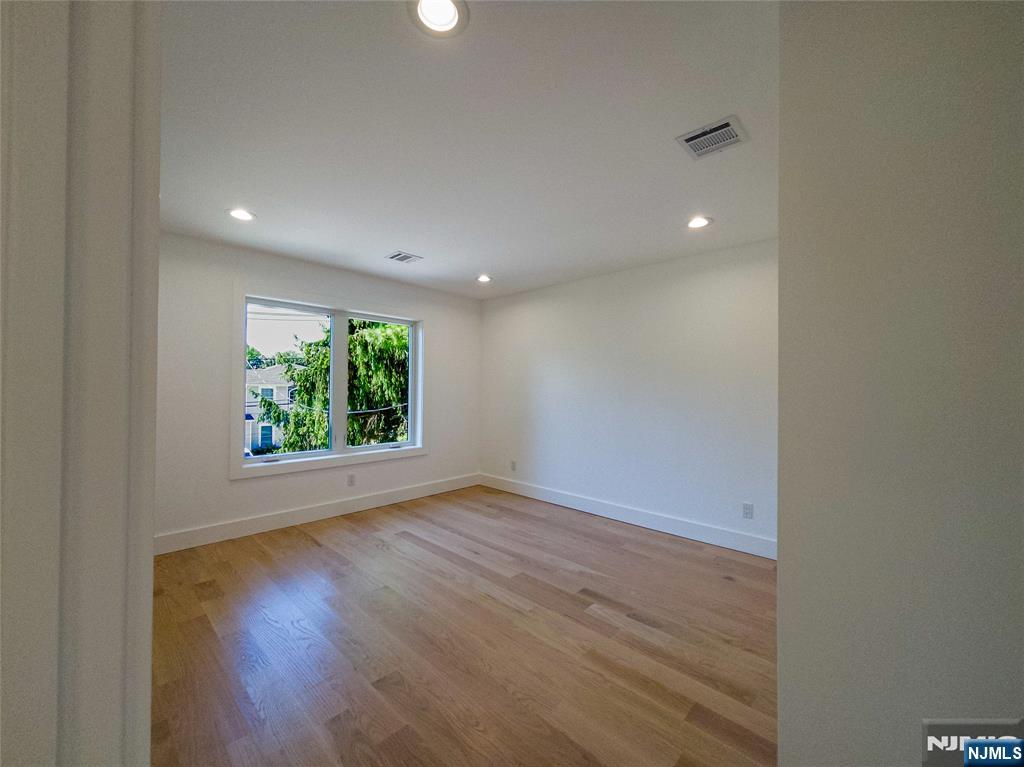 662 Jefferson Avenue Property Photo 15