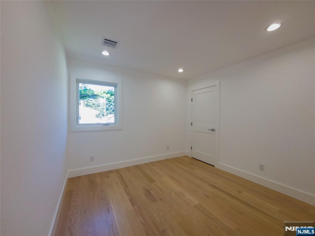 662 Jefferson Avenue Property Photo 17