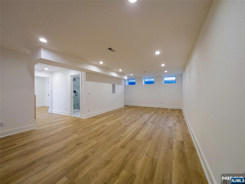662 Jefferson Avenue Property Photo 23