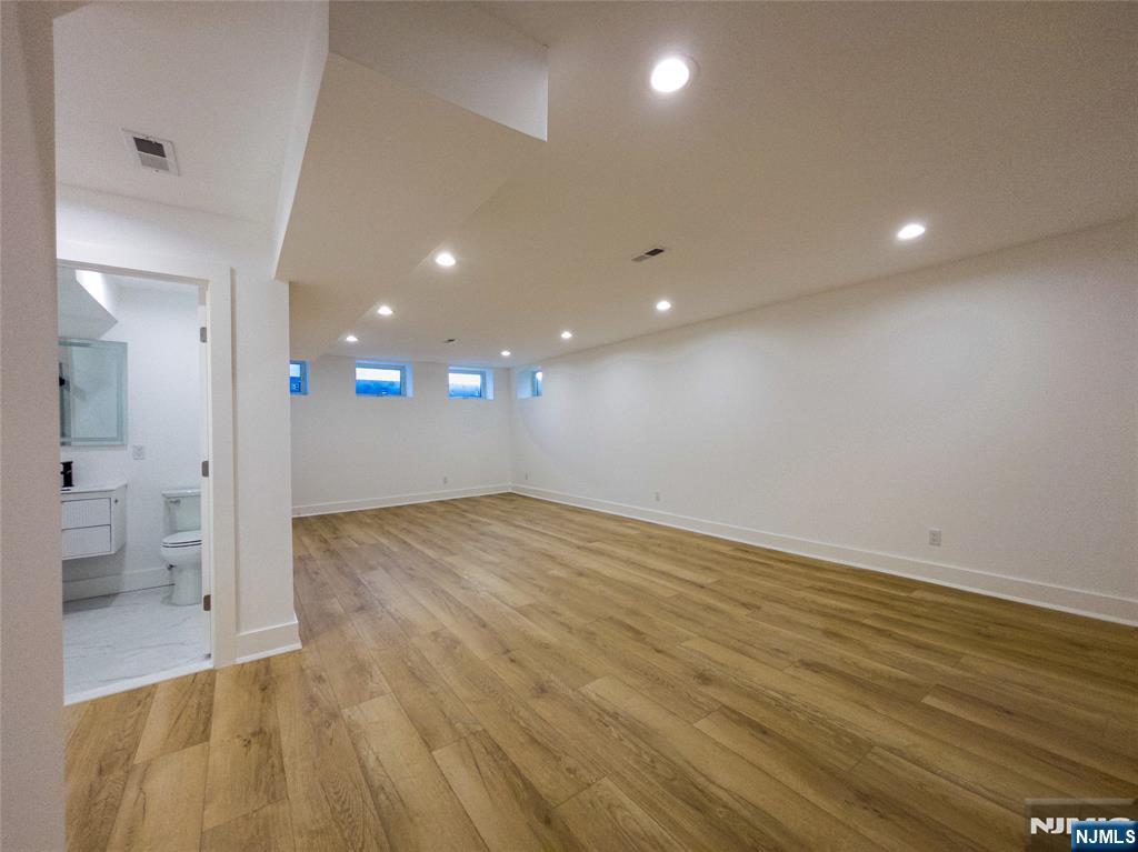 662 Jefferson Avenue Property Photo 24