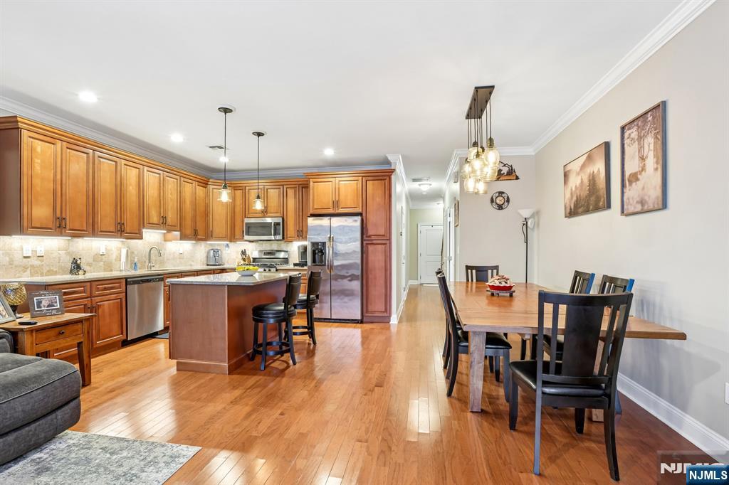 35 Red Oak Court Property Photo 7