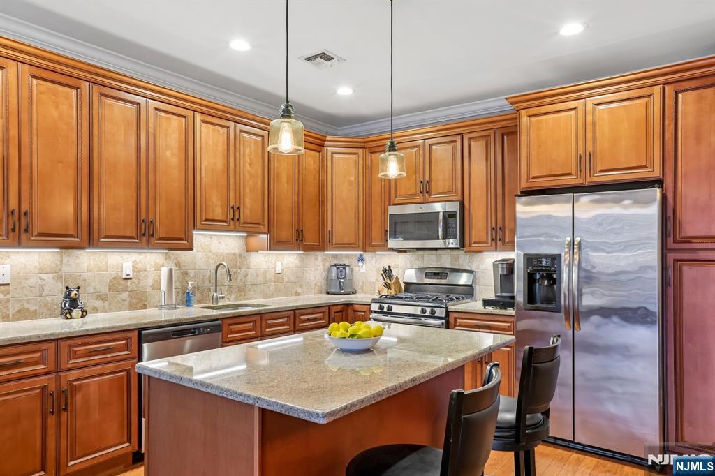 35 Red Oak Court Property Photo 8