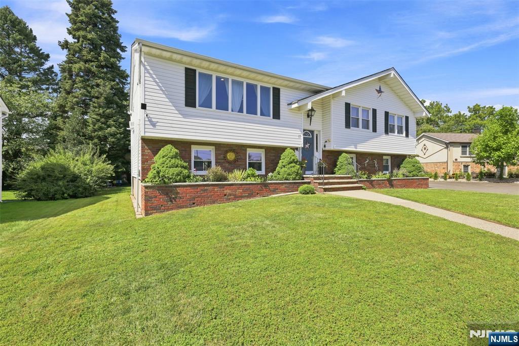 17 Dando Court Property Photo 2