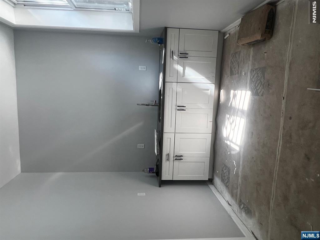 906 Summit Avenue Property Photo 8