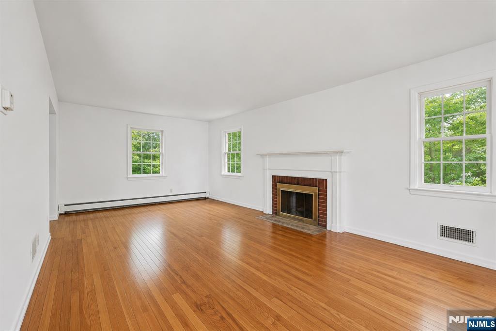 18 Mountainside Drive Property Photo 5
