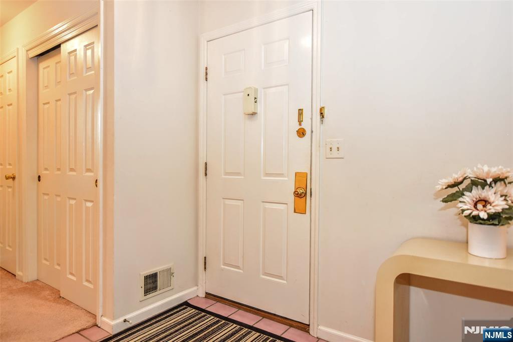 133 Surrey Court Property Photo 6