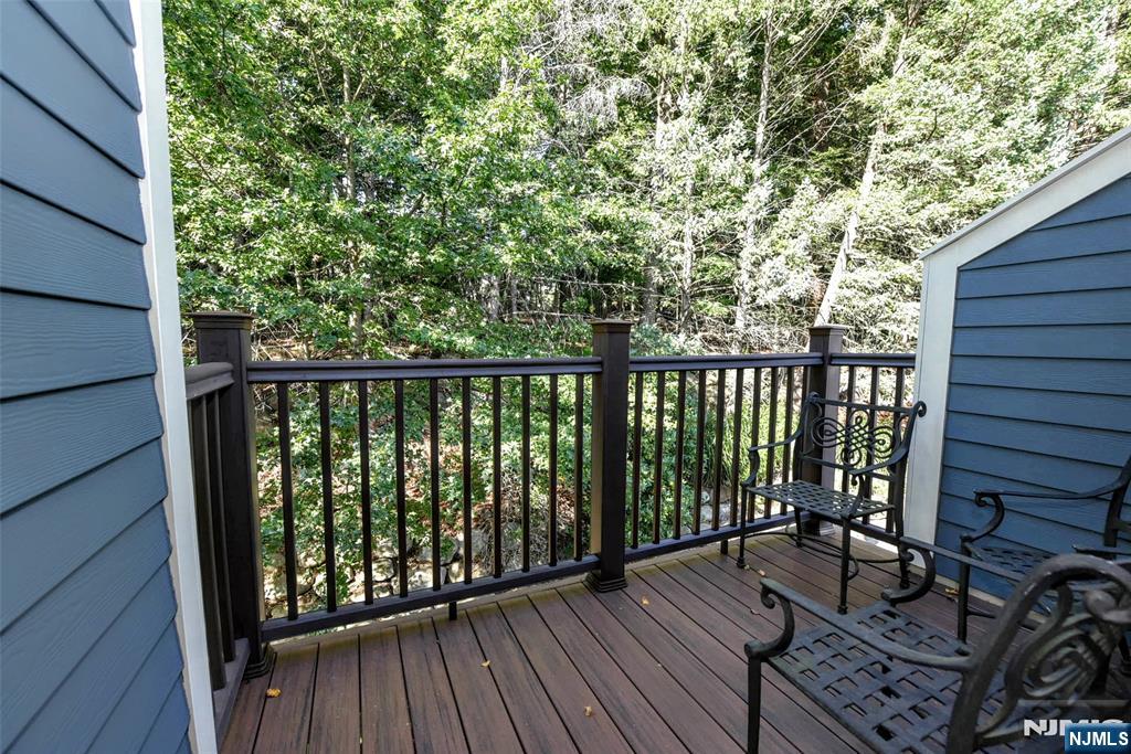 133 Surrey Court Property Photo 12