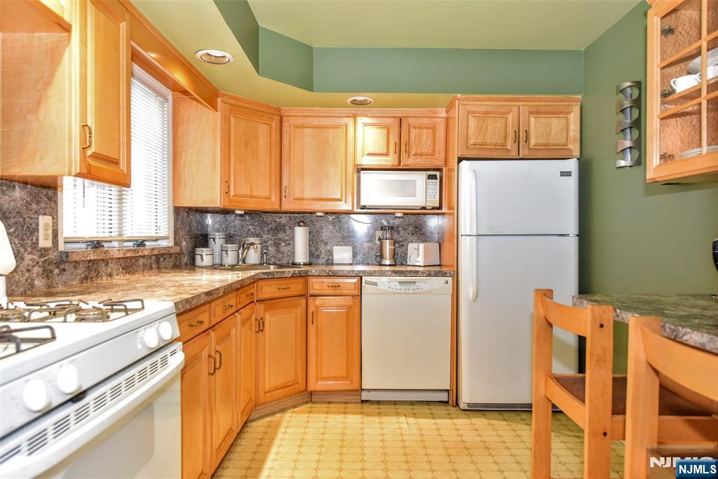 133 Surrey Court Property Photo 13