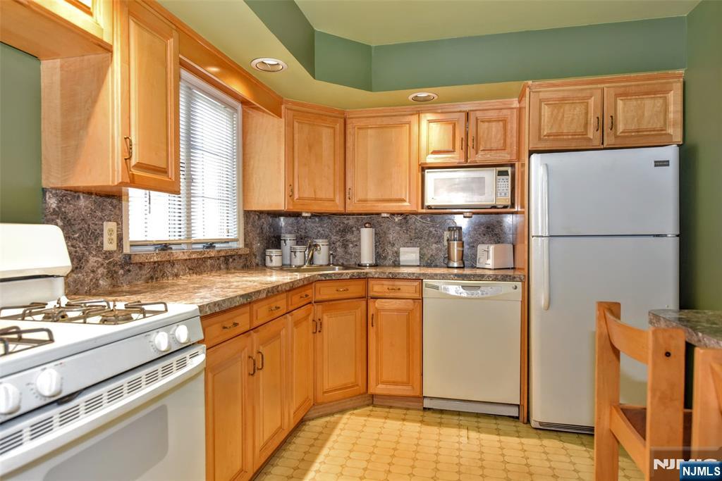 133 Surrey Court Property Photo 14