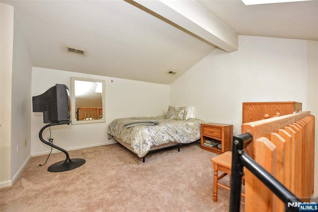 133 Surrey Court Property Photo 23