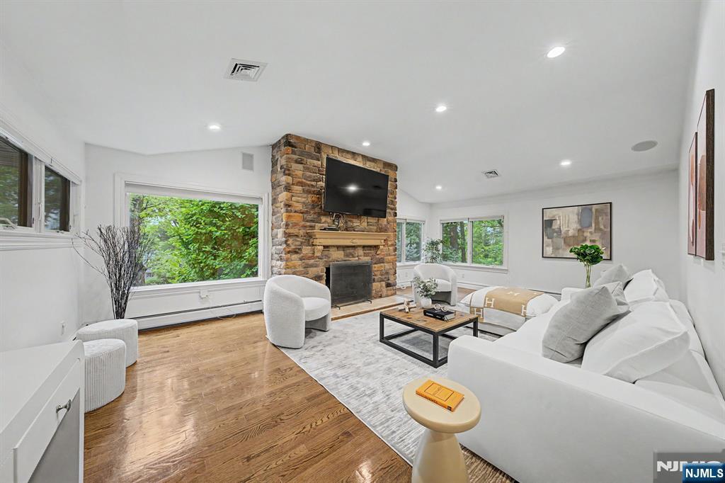 45 Oxford Drive Property Photo 3