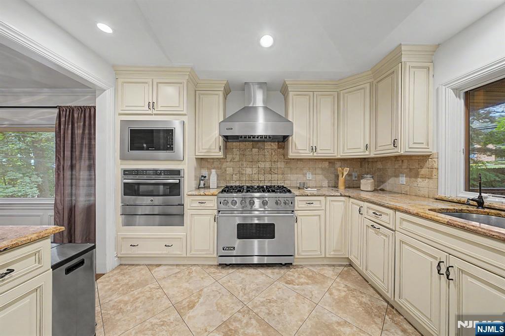 45 Oxford Drive Property Photo 12