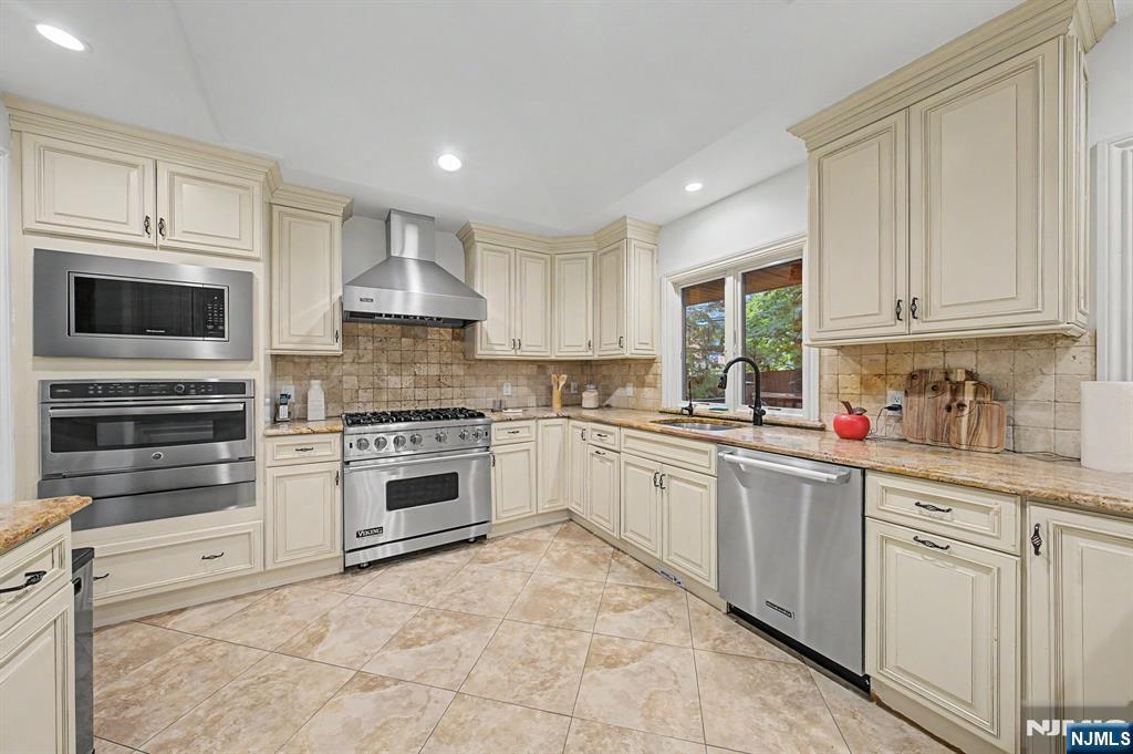 45 Oxford Drive Property Photo 14