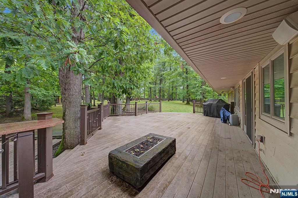 45 Oxford Drive Property Photo 42