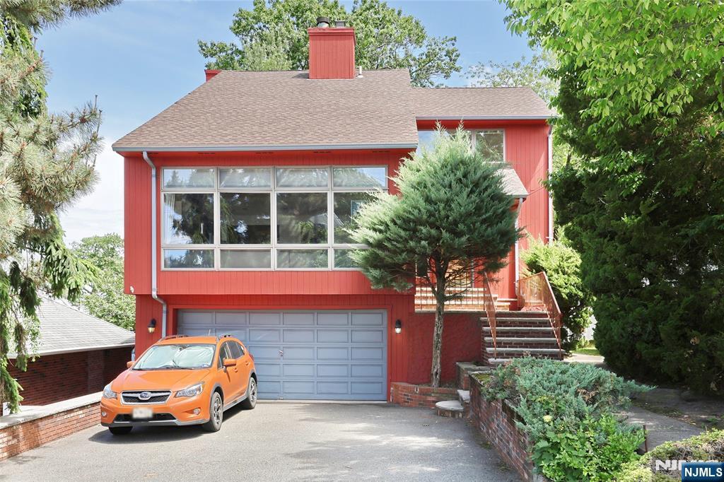 245 Highland Avenue Property Photo 1