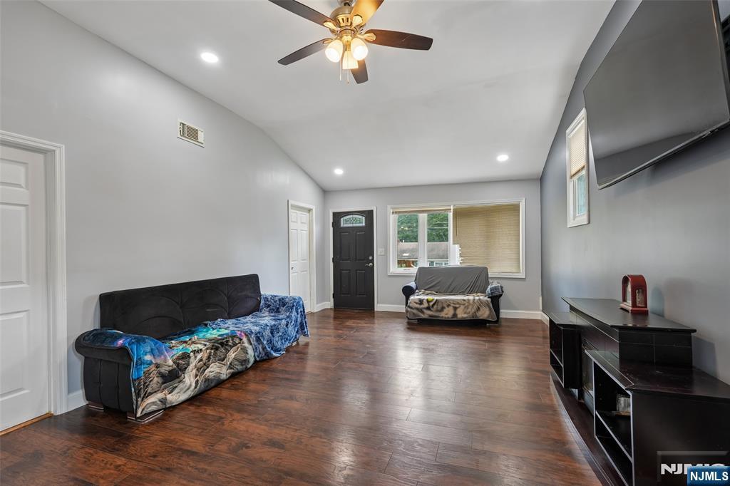 307 Boulevard Drive Property Photo 6