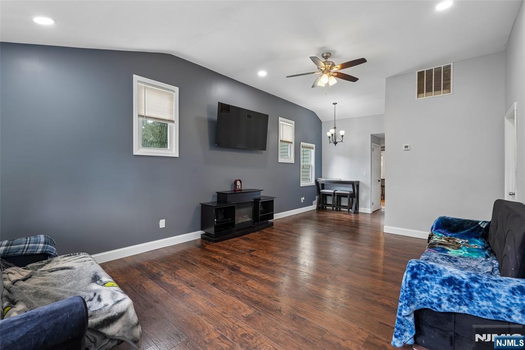 307 Boulevard Drive Property Photo 8