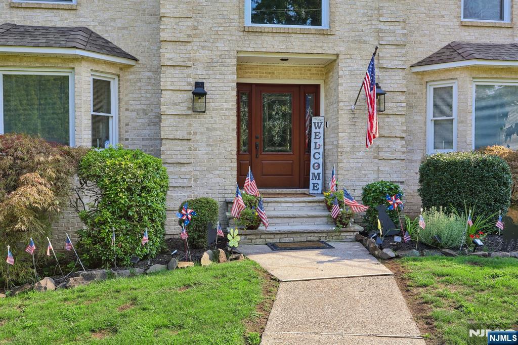 17 Rosenbrook Drive Property Photo 3