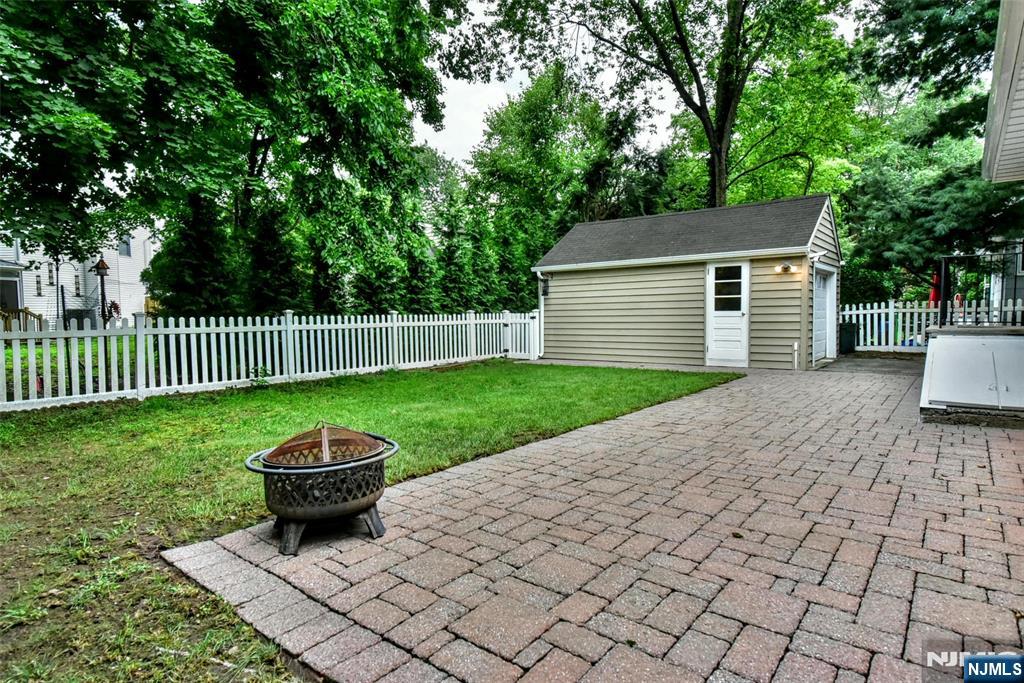 367 S Pleasant Avenue Property Photo 16