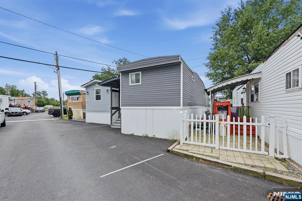 15 Austin Street Property Photo 3