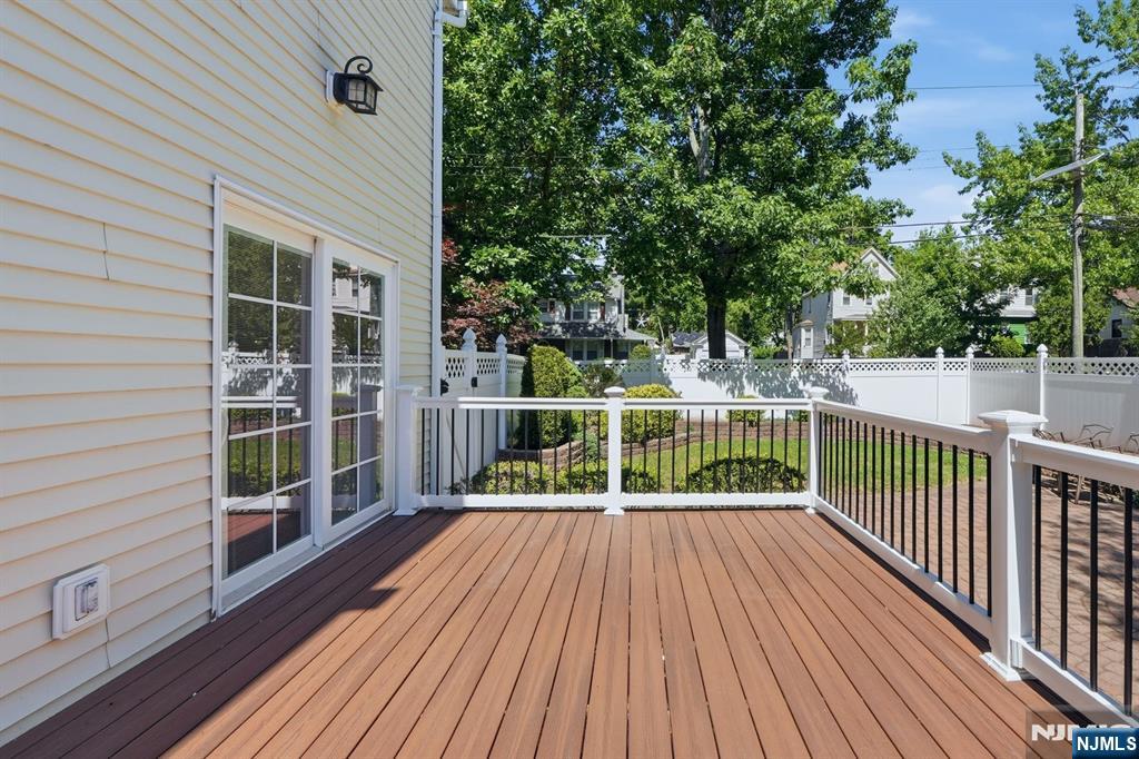 81 Hudson Avenue Property Photo 33