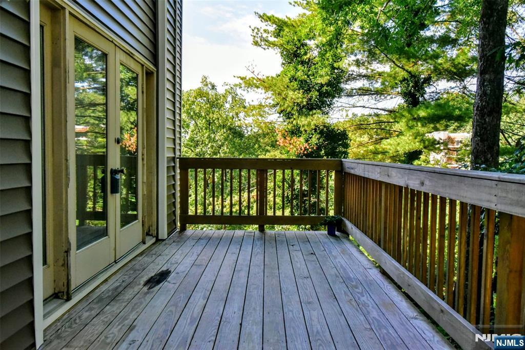 606 Skyline Drive 6 Property Photo 4