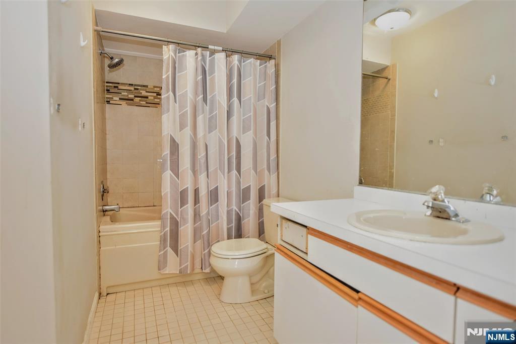 606 Skyline Drive 6 Property Photo 17