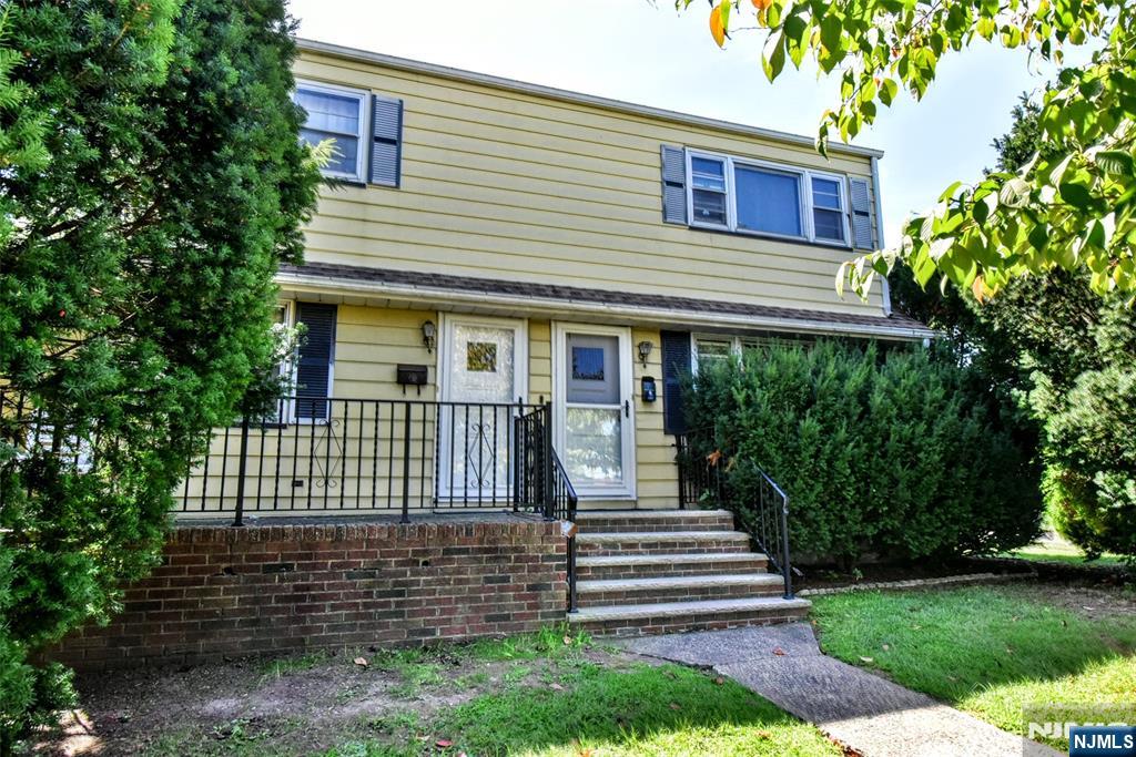 27 Hillcrest Avenue Property Photo 1
