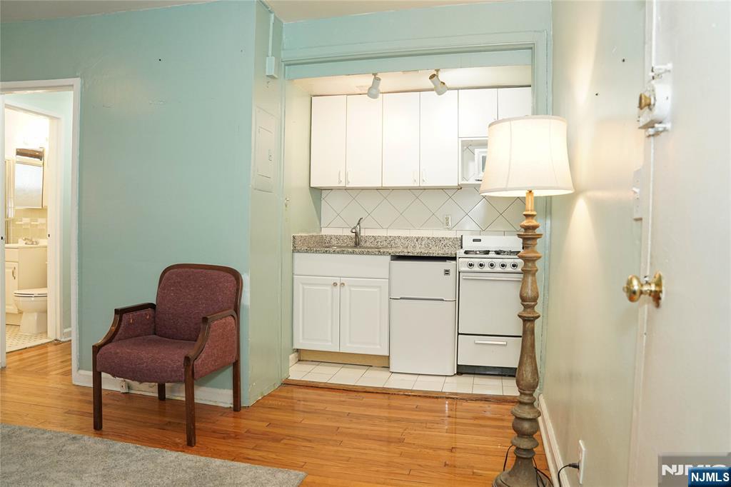 3021 Edwin Avenue 1j Property Photo 7