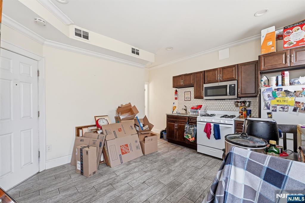 334 1st Avenue Property Photo 13