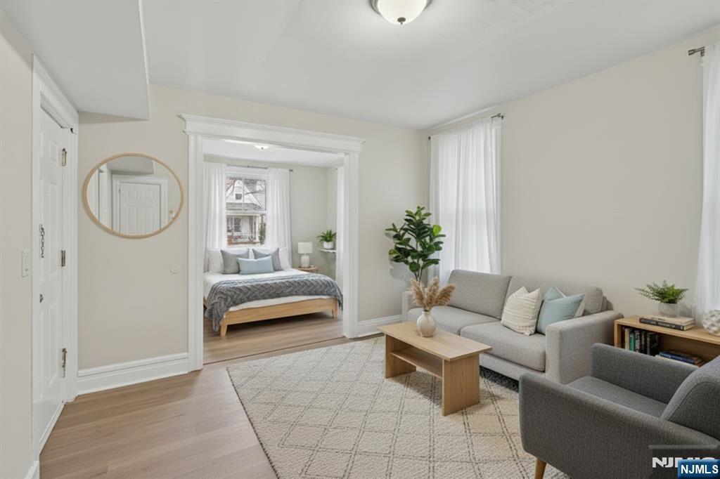 529 Clinton Street Property Photo 4