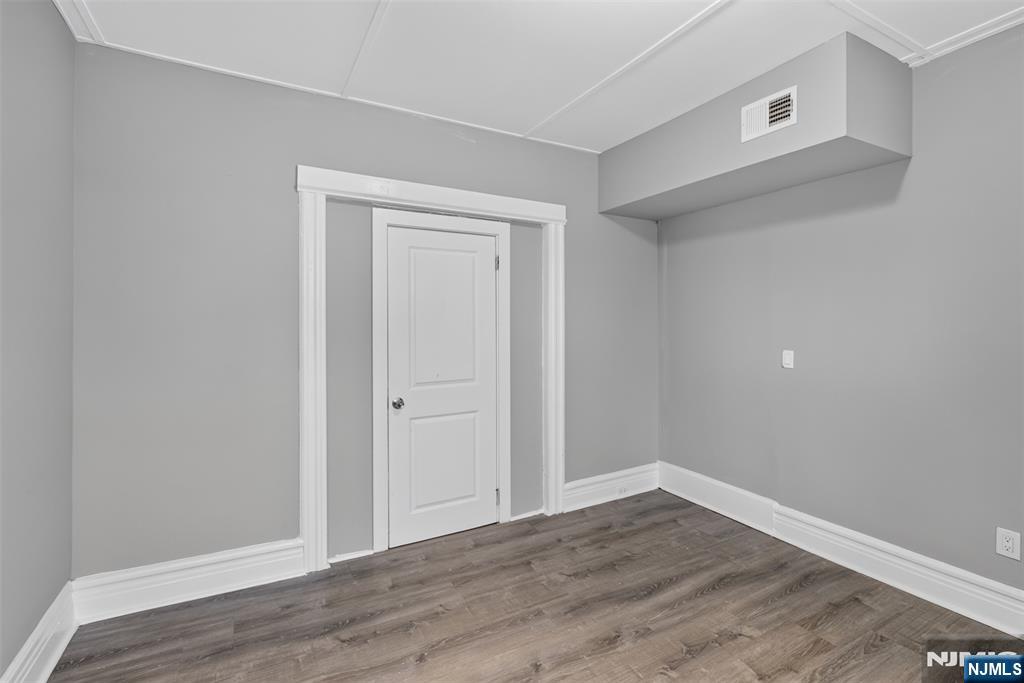 529 Clinton Street Property Photo 11