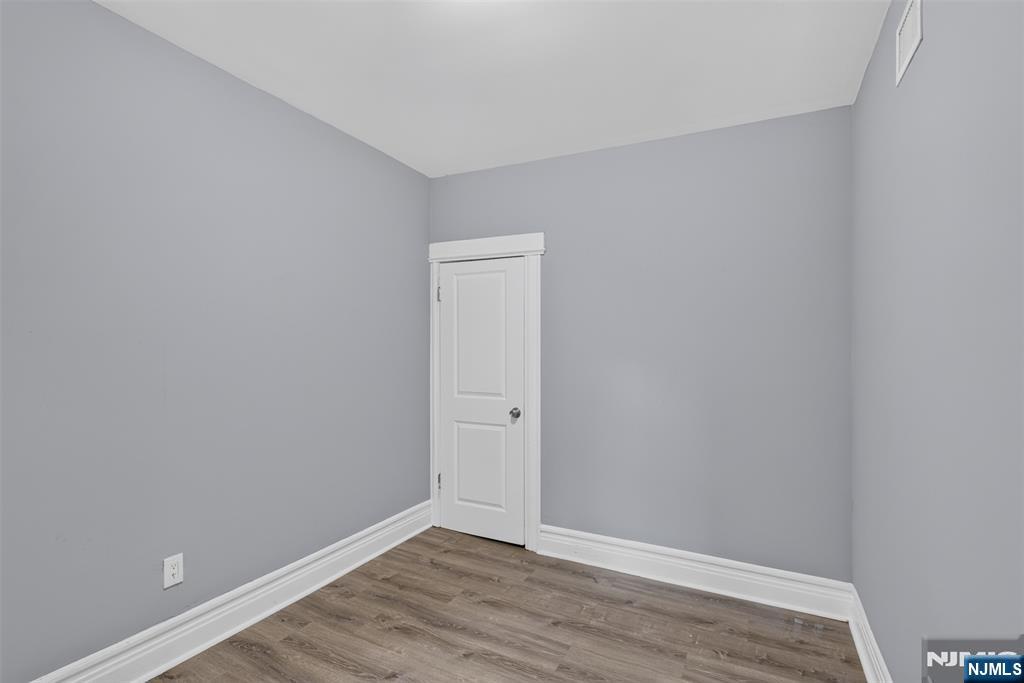 529 Clinton Street Property Photo 16