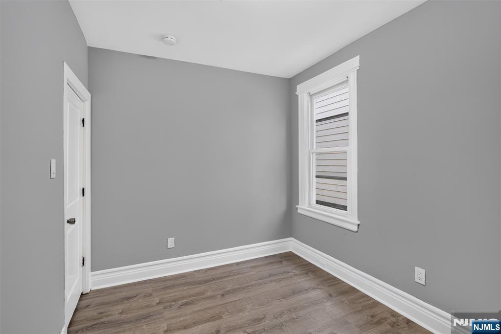 529 Clinton Street Property Photo 17