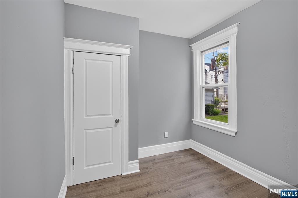 529 Clinton Street Property Photo 18
