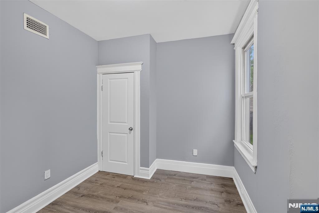 529 Clinton Street Property Photo 19