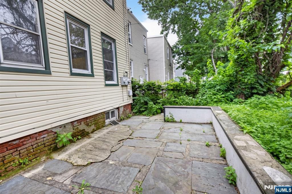 529 Clinton Street Property Photo 34