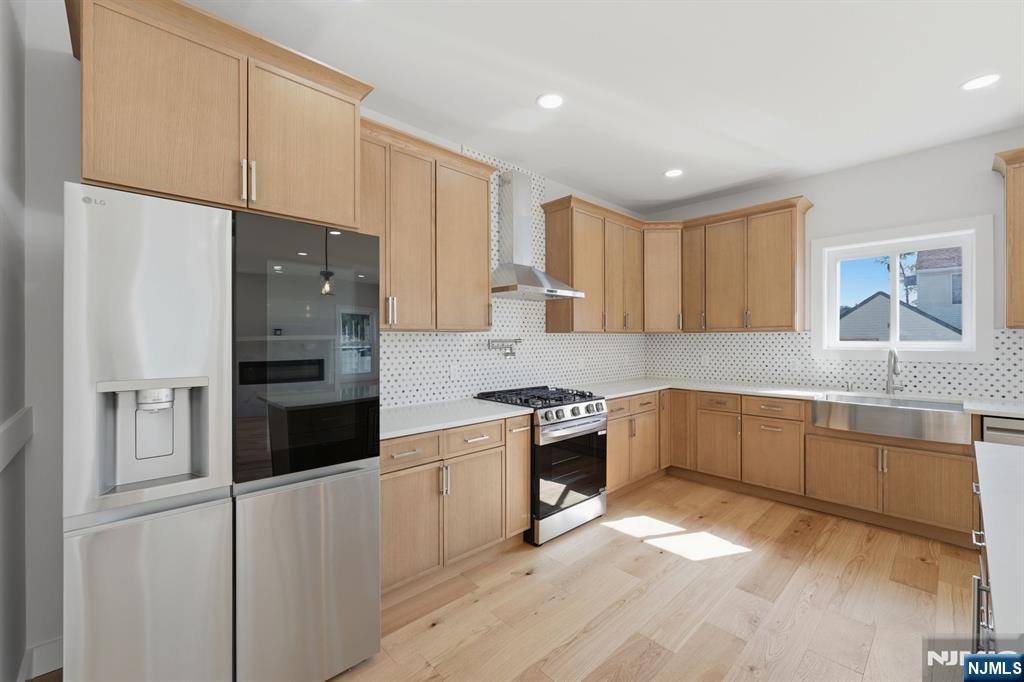 588 Maple Avenue Property Photo 8