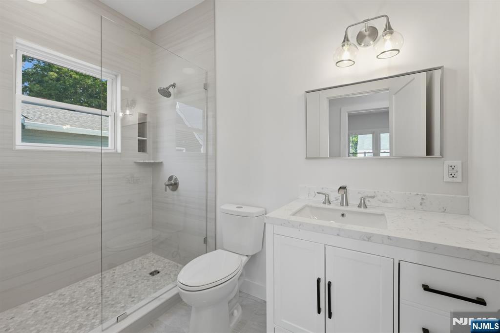 588 Maple Avenue Property Photo 10